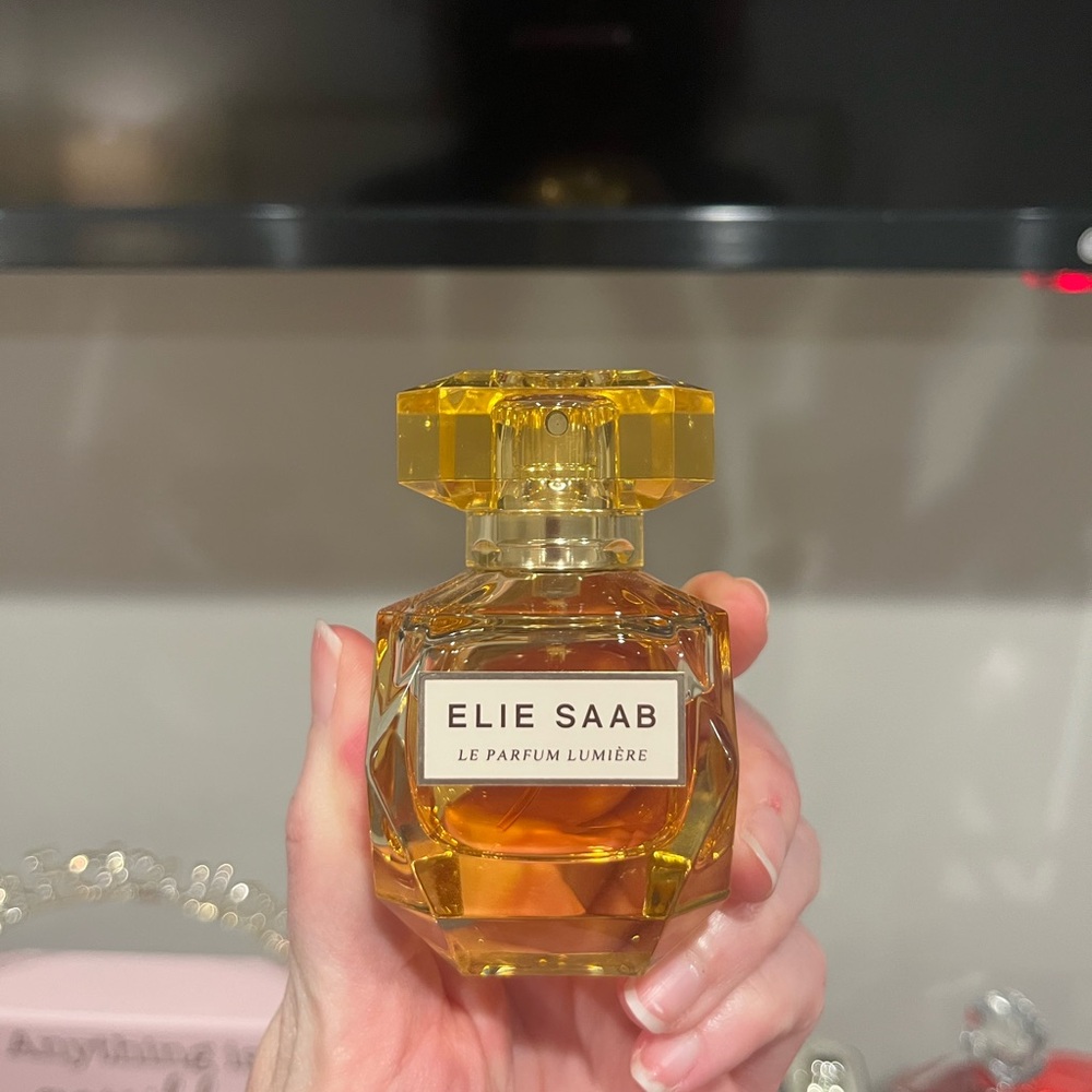 Elie saab le parfum lumiere